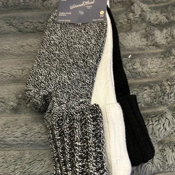 Universal Thread Turn-Cuff Socks 3-pack - Picture 2 of 3